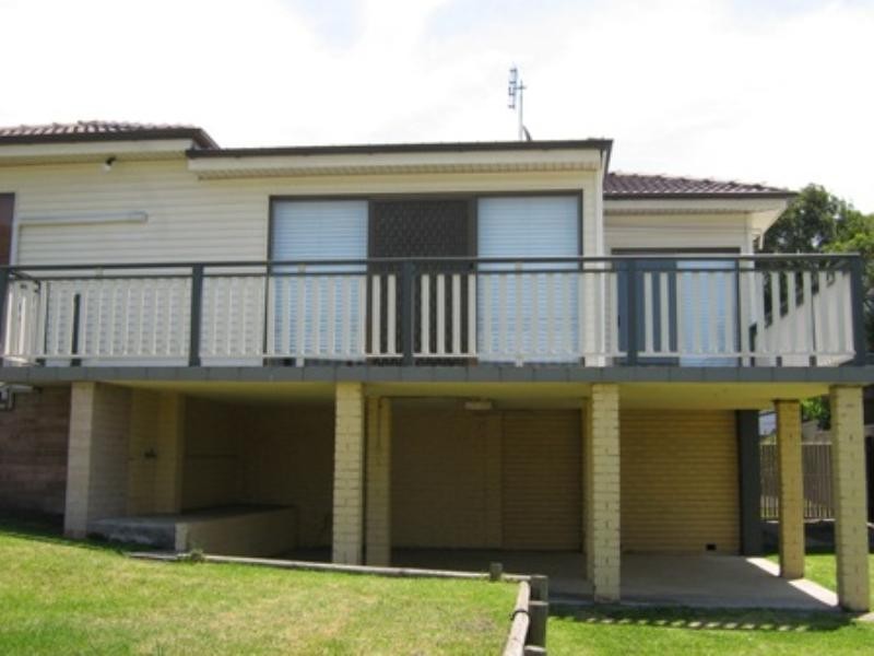 1 Whiting Crescent, Corrimal NSW 2518