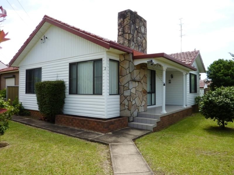 2 Brian Street, Balgownie NSW 2519