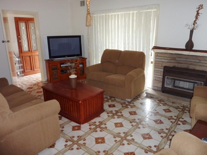 2 Brian Street, Balgownie NSW 2519