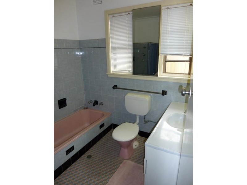 2 Brian Street, Balgownie NSW 2519