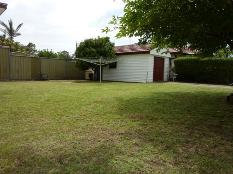 2 Brian Street, Balgownie NSW 2519