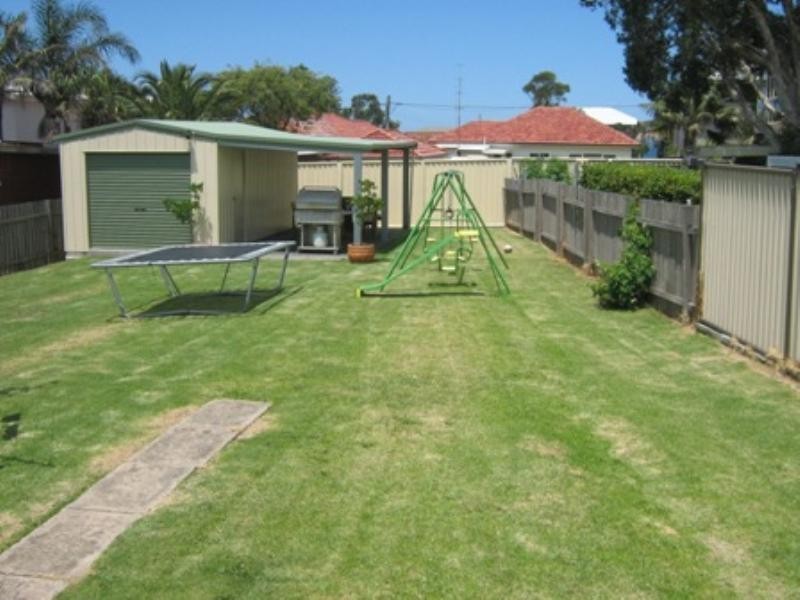 2 Somerville Street, Bulli NSW 2516