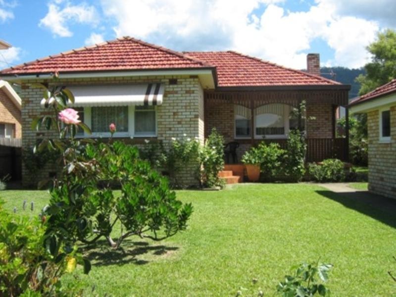 16 Albert Street, Woonona NSW 2517
