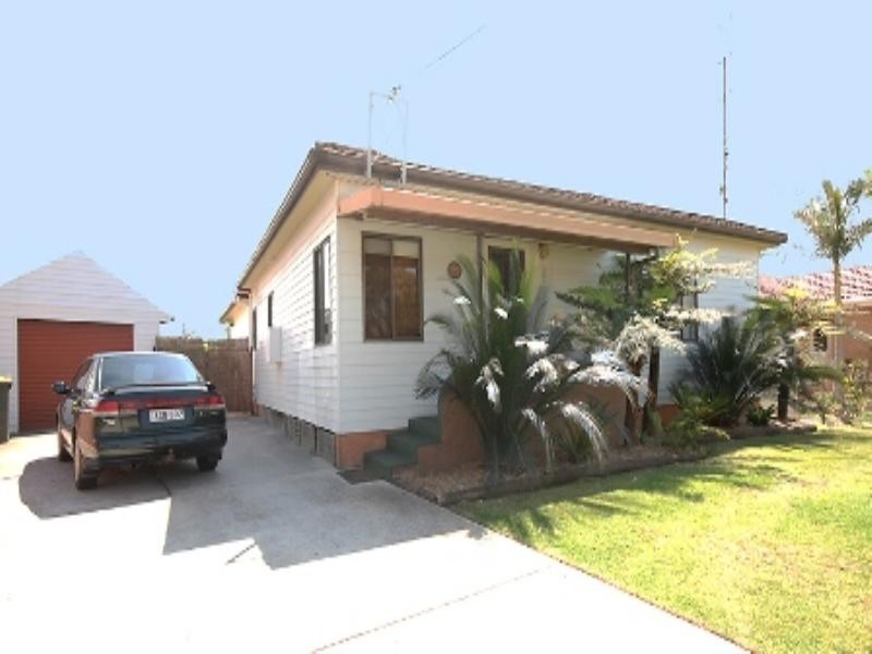 14 Corinda Road, Woonona NSW 2517