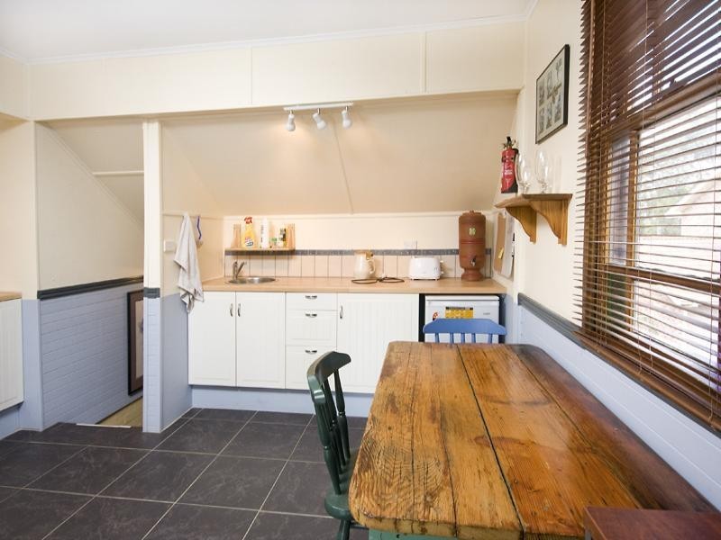 24 Duff Parade, Corrimal NSW 2518