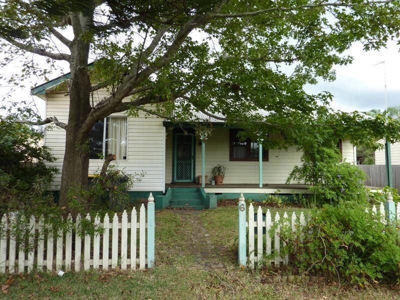 6 Cochrane Road, Thirroul NSW 2515