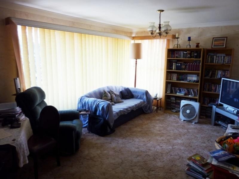 15 Joanne Street, Woonona NSW 2517