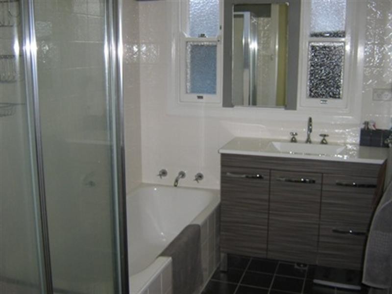 11 Douglas Road, Fairy Meadow NSW 2519