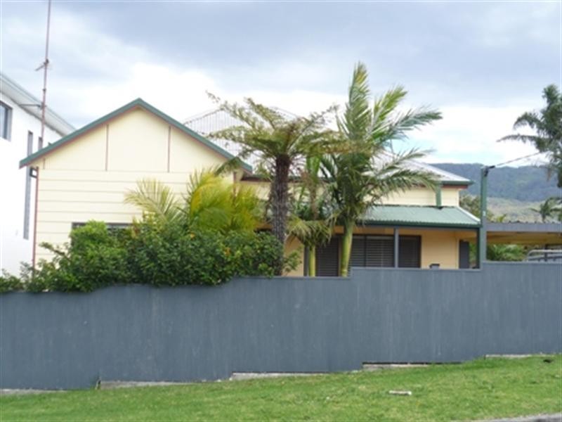 2 Fowler Street, Bulli NSW 2516