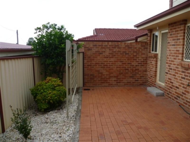 2/45-47 Russell Street, Woonona NSW 2517