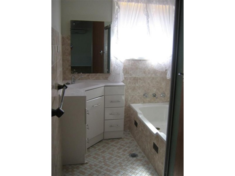 18 Athol Street, Woonona NSW 2517