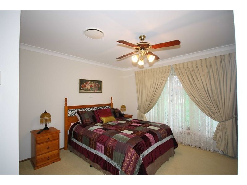 4 John Buckland Avenue, Woonona NSW 2517