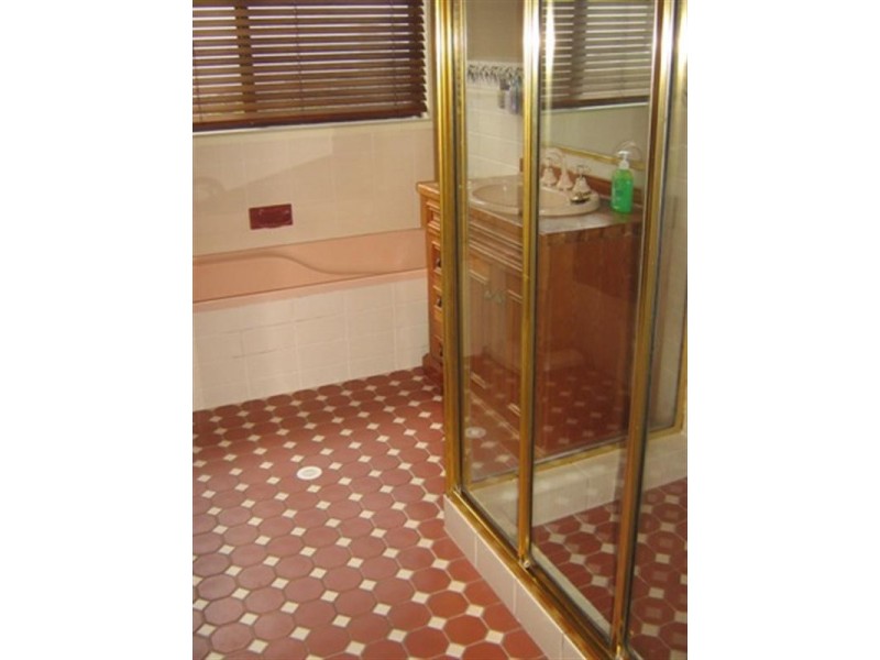 24 Beattie Avenue, Bulli NSW 2516