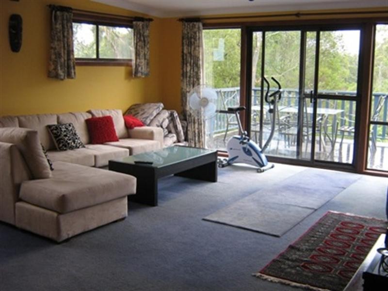 24 Beattie Avenue, Bulli NSW 2516