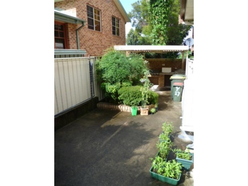 4/27 Nicholson Road, Woonona NSW 2517