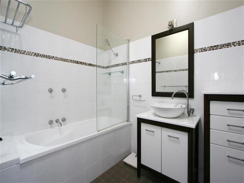 33 Hutton Avenue, Bulli NSW 2516