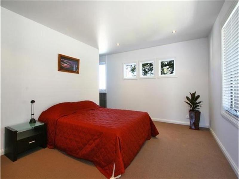 33 Hutton Avenue, Bulli NSW 2516