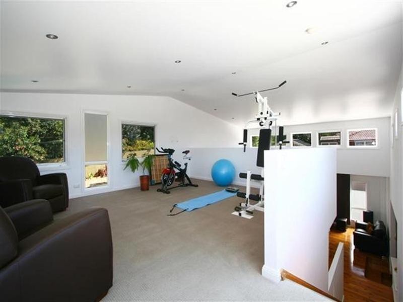 33 Hutton Avenue, Bulli NSW 2516