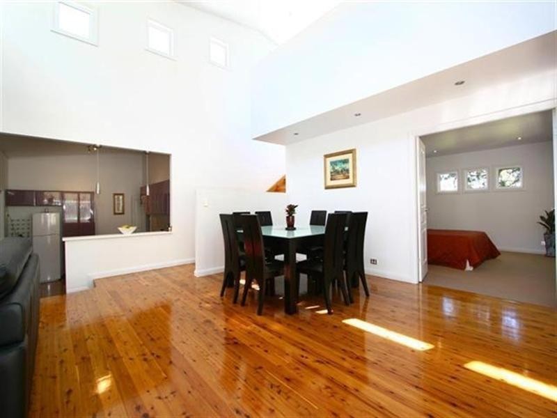 33 Hutton Avenue, Bulli NSW 2516