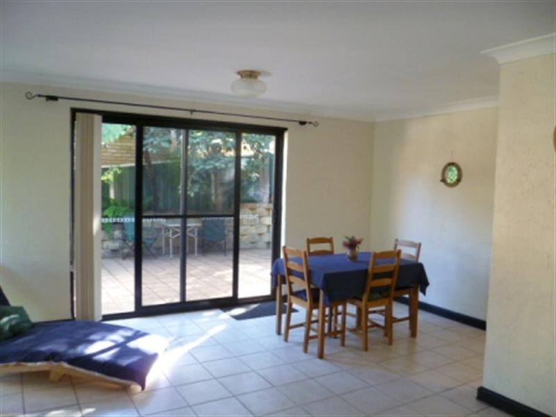 9/9-11 Cochrane Road, Thirroul NSW 2515