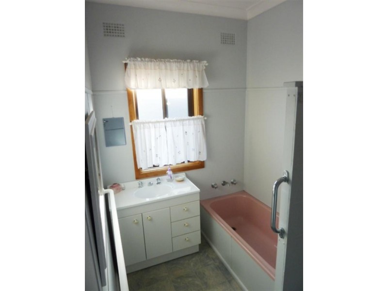 1 Hale Street, Woonona NSW 2517