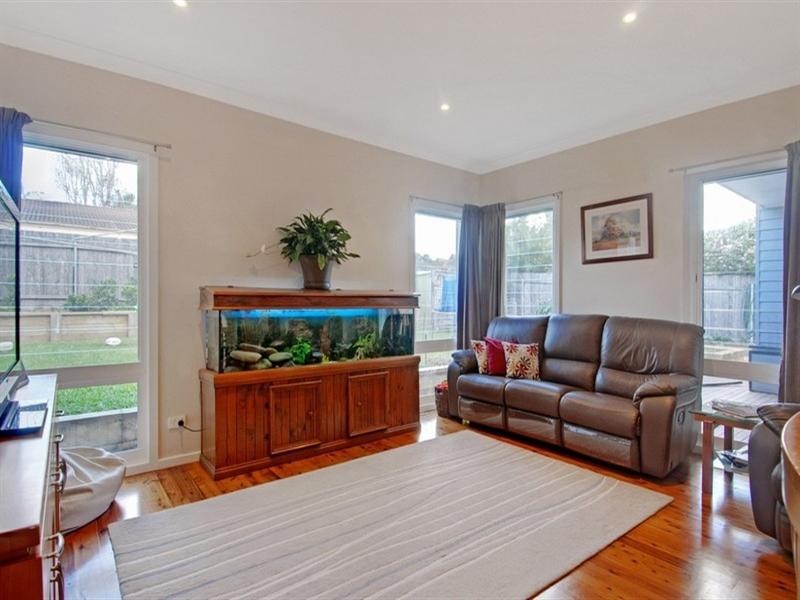 73 Hutton Avenue, Bulli NSW 2516