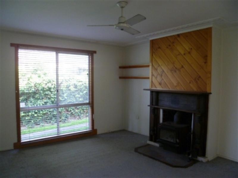 18 Mitchell Road, Woonona NSW 2517
