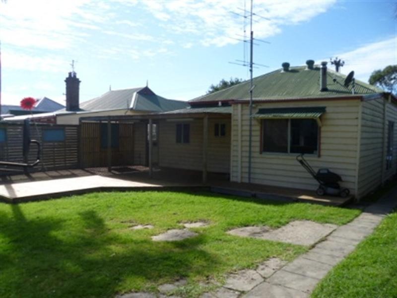18 Mitchell Road, Woonona NSW 2517