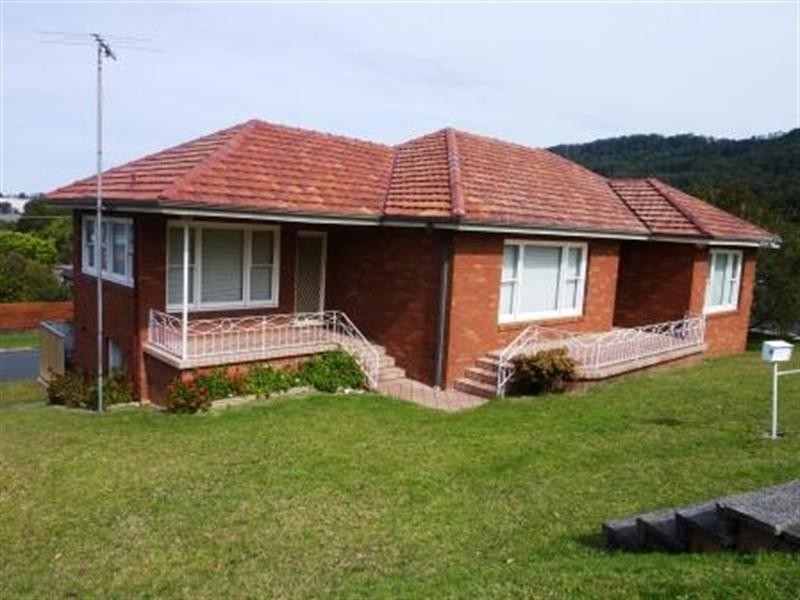 4 Hillcrest Avenue, Woonona NSW 2517