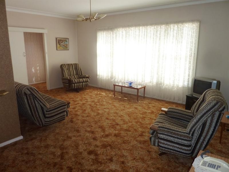 4 Hillcrest Avenue, Woonona NSW 2517