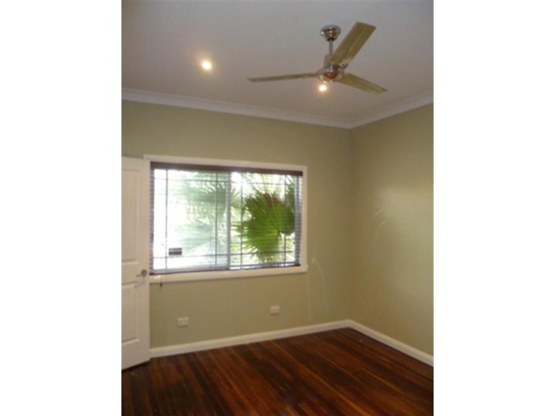 6 Pioneer Road, Bellambi NSW 2518