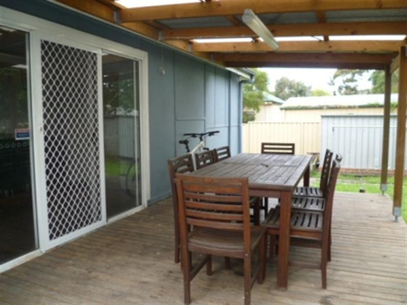 6 Pioneer Road, Bellambi NSW 2518