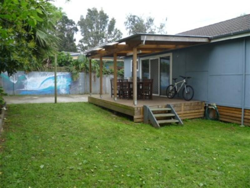 6 Pioneer Road, Bellambi NSW 2518