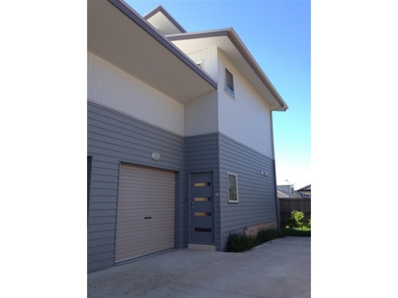 2/11 Franklin Avenue, Bulli NSW 2516