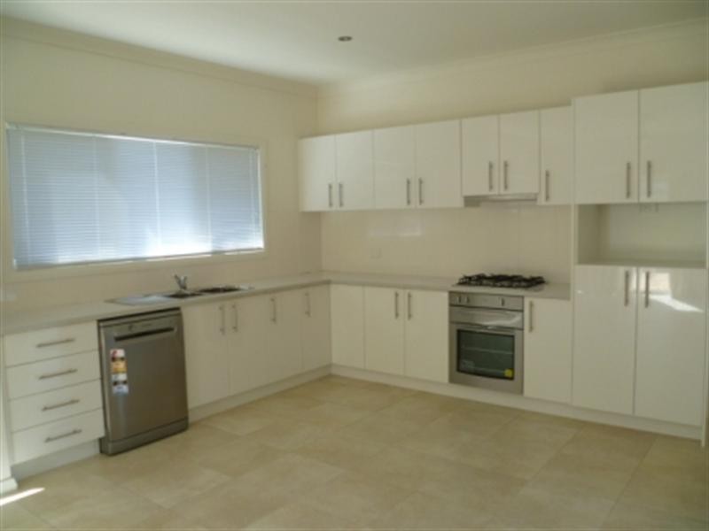 2/11 Franklin Avenue, Bulli NSW 2516