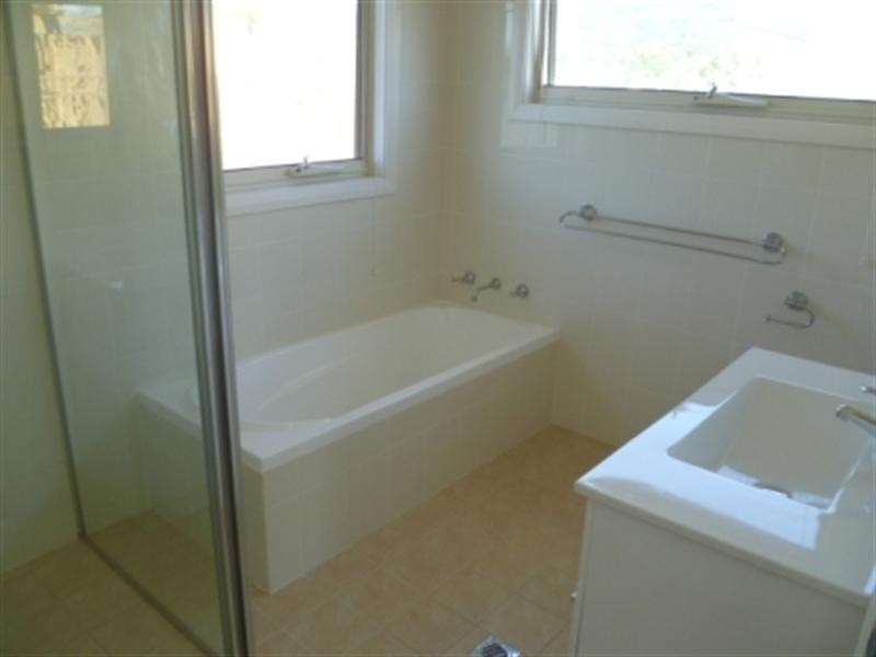 2/11 Franklin Avenue, Bulli NSW 2516