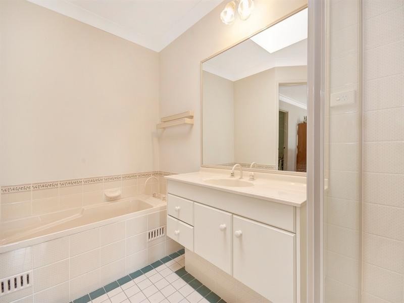 16 Agapantha, Woonona NSW 2517