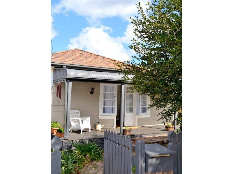 27 Organs Road, Bulli NSW 2516