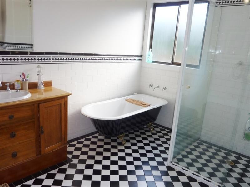 27 Organs Road, Bulli NSW 2516