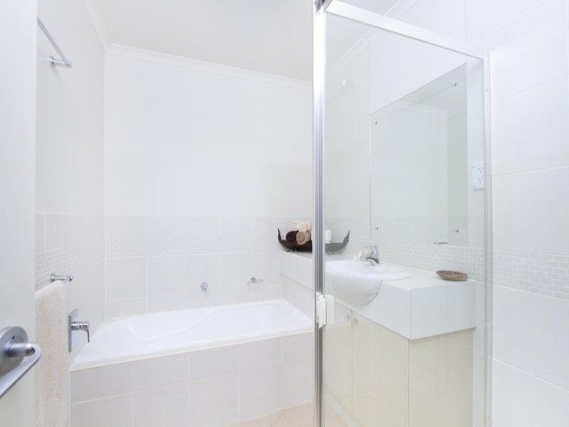 4/2 Forestview Way, Woonona NSW 2517