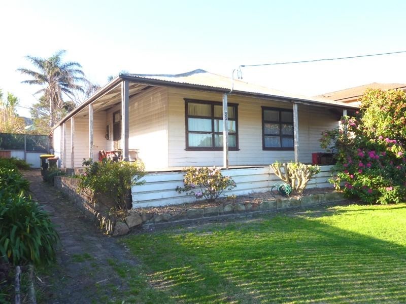 22 Bath Street, Thirroul NSW 2515
