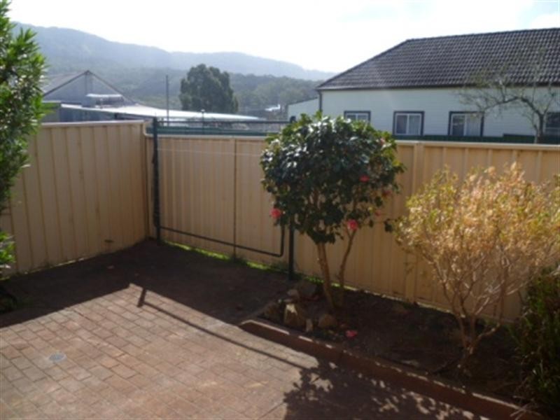 8/9-11 Russell Street, Woonona NSW 2517