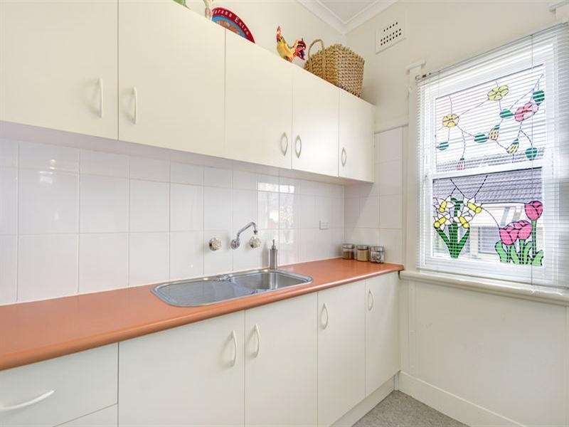 18 Park Road, Woonona NSW 2517