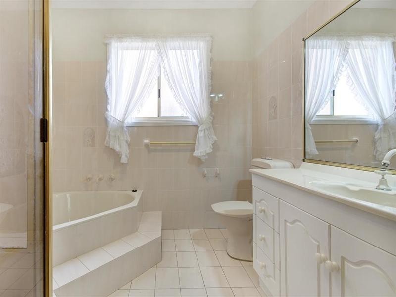 27 Hutchinson Drive, Balgownie NSW 2519