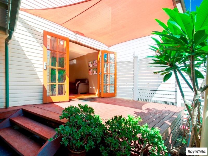 42 York Road, Woonona NSW 2517