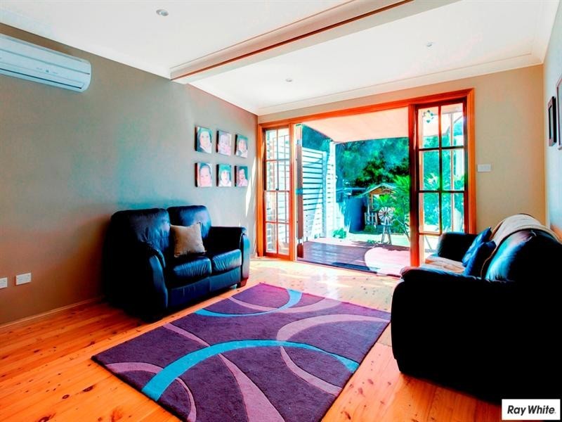 42 York Road, Woonona NSW 2517