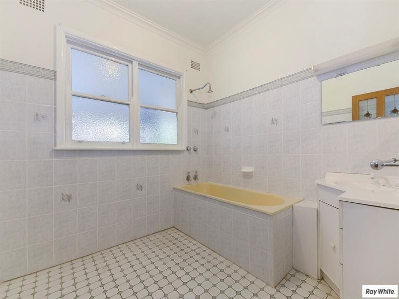 87 Thompson Street, Woonona NSW 2517