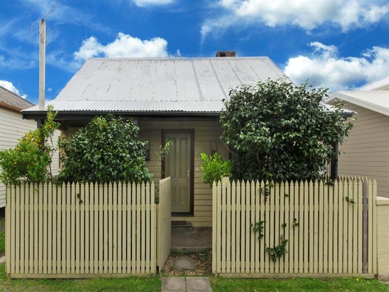 76 Park Road, Bulli NSW 2516