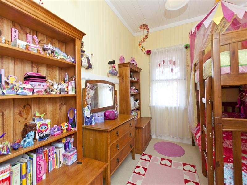 13 Berringar Street, Wynnum QLD 4178