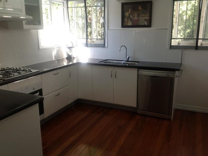 49 Waterview Avenue, Wynnum QLD 4178